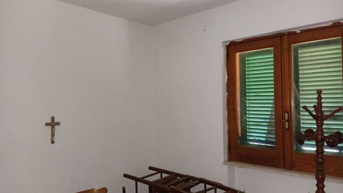 Image No.15-2 Bed Property for sale