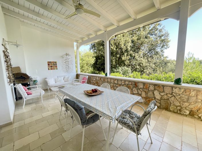 Image No.12-5 Bed Property for sale