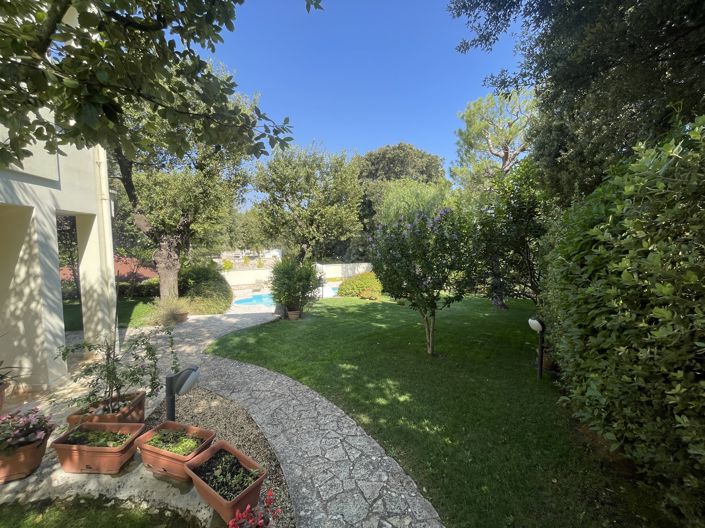 Image No.6-5 Bed Property for sale