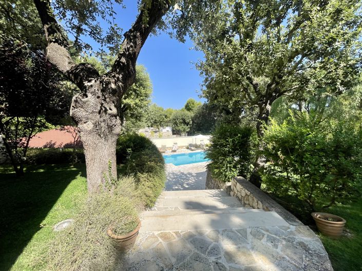 Image No.7-5 Bed Property for sale