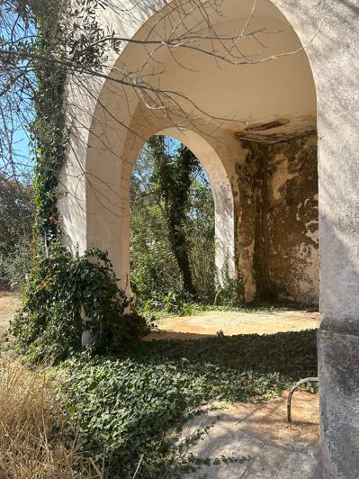 Image No.10-2 Bed Property for sale