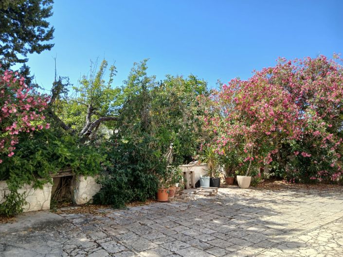 Image No.8-6 Bed Property for sale