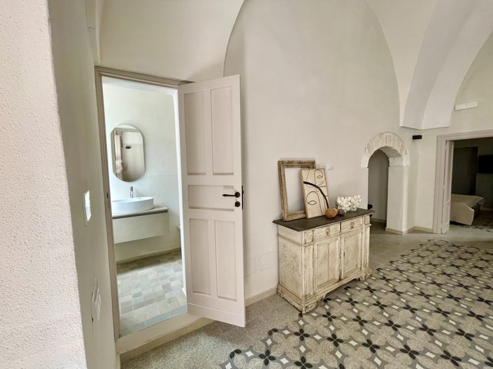 Image No.2-2 Bed Townhouse for sale