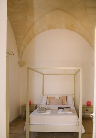 Image No.14-4 Bed Property for sale