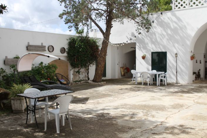 Image No.14-7 Bed Property for sale