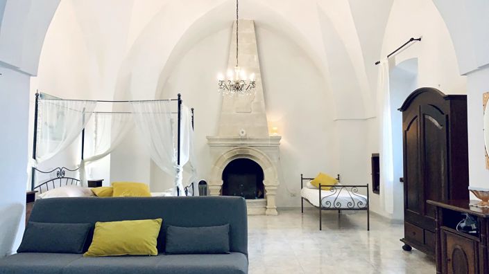 Image No.16-7 Bed Property for sale