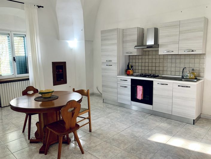 Image No.17-7 Bed Property for sale