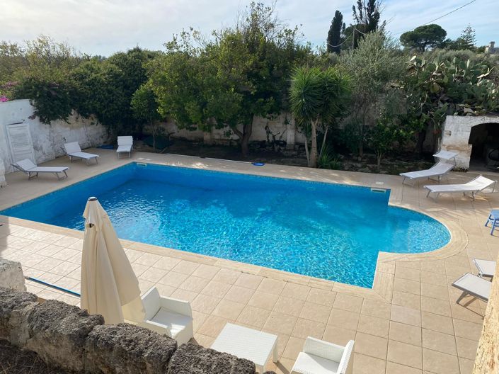 Image No.31-7 Bed Property for sale