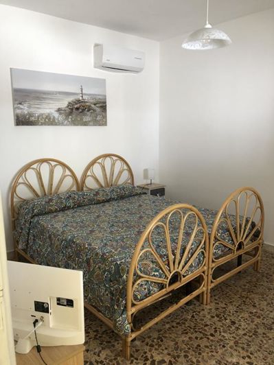 Image No.26-4 Bed Property for sale