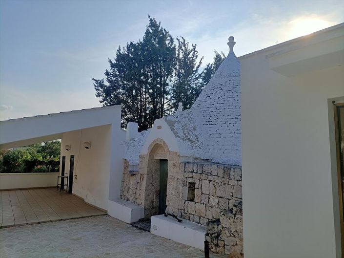 Image No.4-4 Bed Property for sale