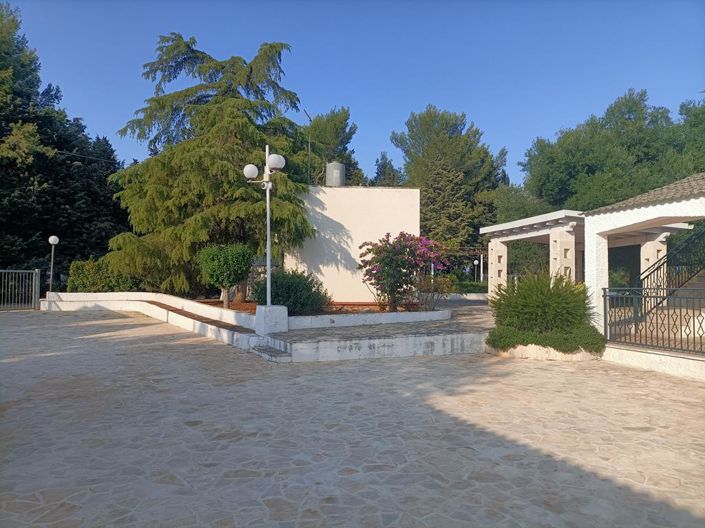 Image No.41-4 Bed Property for sale