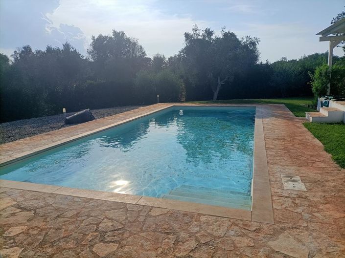 Image No.10-4 Bed Property for sale