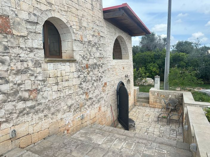 Image No.22-6 Bed Property for sale