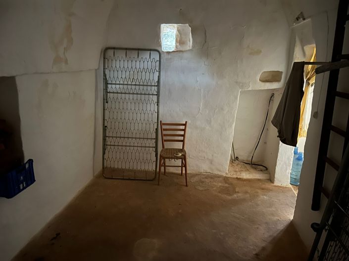 Image No.12-2 Bed Property for sale