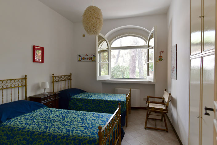 Image No.14-4 Bed Property for sale