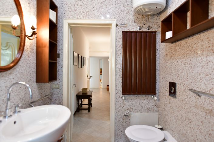 Image No.15-4 Bed Property for sale