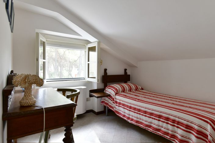 Image No.16-4 Bed Property for sale