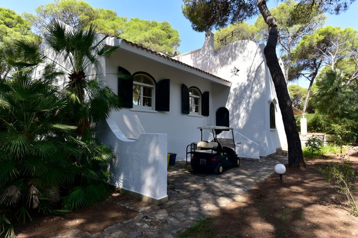 Image No.28-4 Bed Property for sale