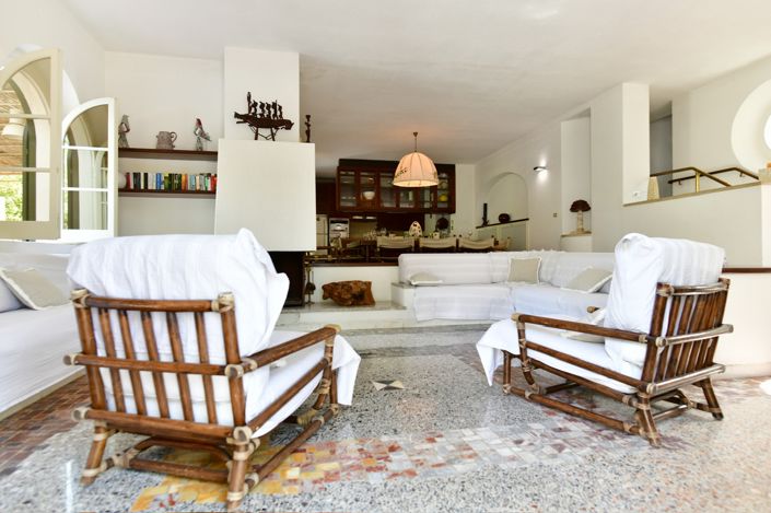 Image No.4-4 Bed Property for sale