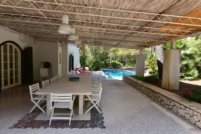 Image No.8-4 Bed Property for sale