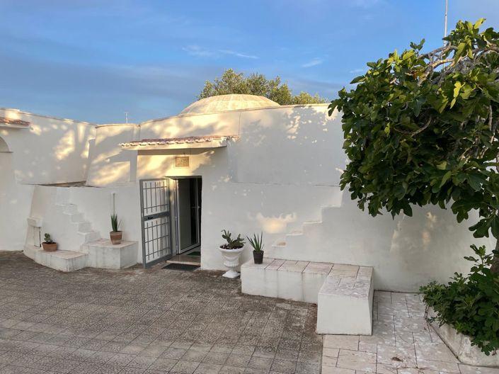 Image No.2-2 Bed Farmhouse for sale