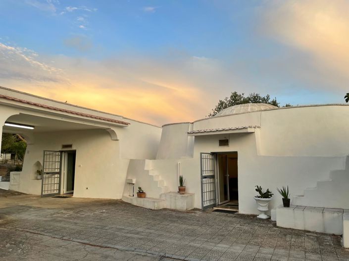 Image No.3-2 Bed Farmhouse for sale