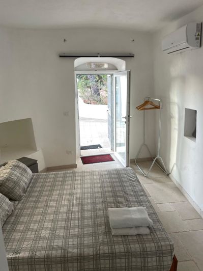 Image No.36-2 Bed Farmhouse for sale