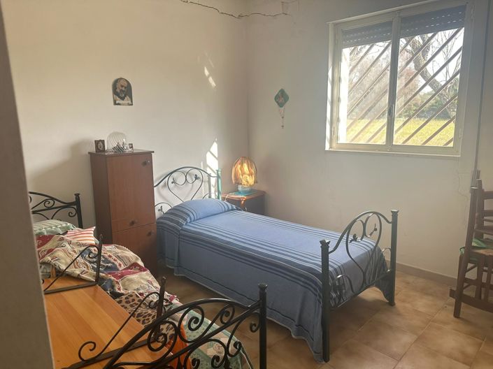 Image No.18-2 Bed Property for sale