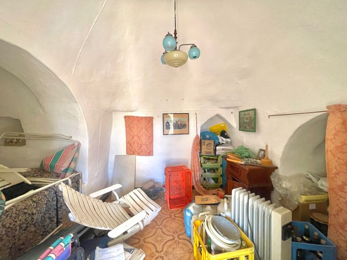 Image No.12-2 Bed Property for sale