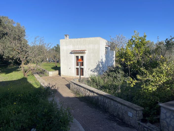 Image No.15-2 Bed Property for sale