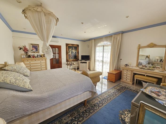 Image No.26-5 Bed Villa / Detached for sale