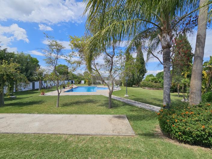 Image No.29-5 Bed Villa / Detached for sale