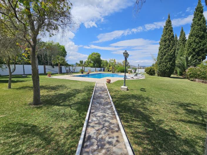 Image No.30-5 Bed Villa / Detached for sale