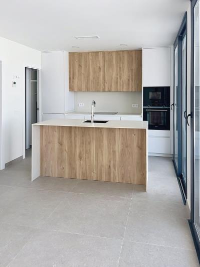 Image No.14-4 Bed Villa / Detached for sale