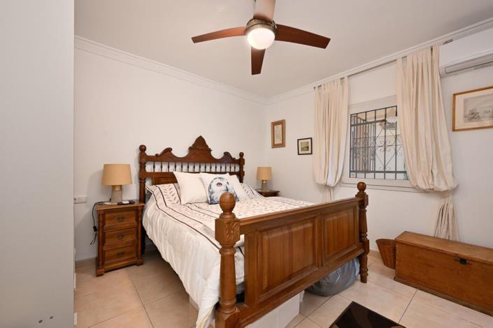 Image No.3-4 Bed Villa for sale