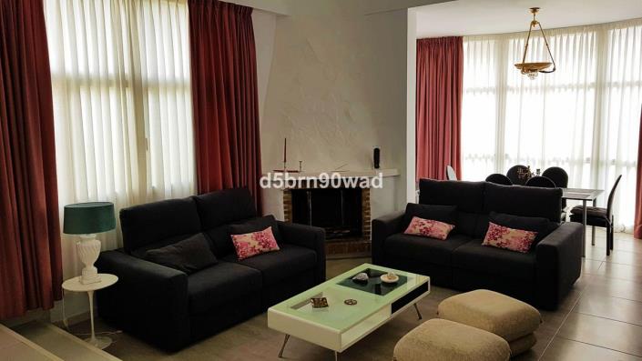 Image No.2-3 Bed Villa / Detached for sale