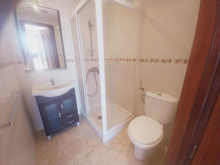 Image No.12-4 Bed Townhouse for sale