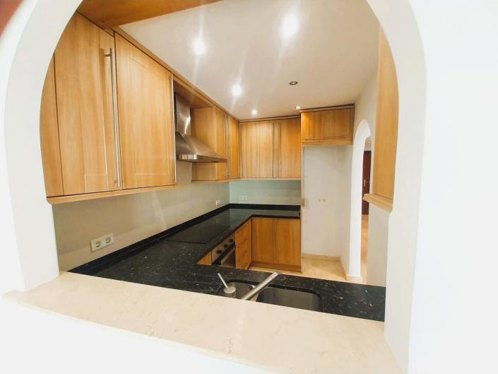 Image No.16-4 Bed Townhouse for sale