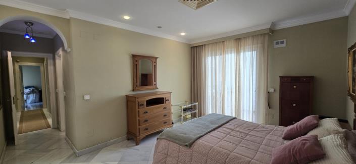 Image No.34-4 Bed Apartment for sale