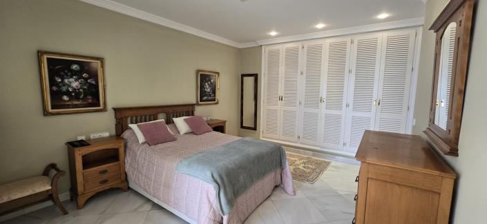 Image No.35-4 Bed Apartment for sale