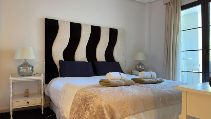 Image No.24-3 Bed Apartment for sale