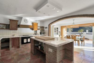 4-c23c0f86247804fa50226aecd8b0b2c8