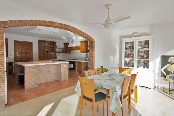 Image No.10-3 Bed Apartment for sale