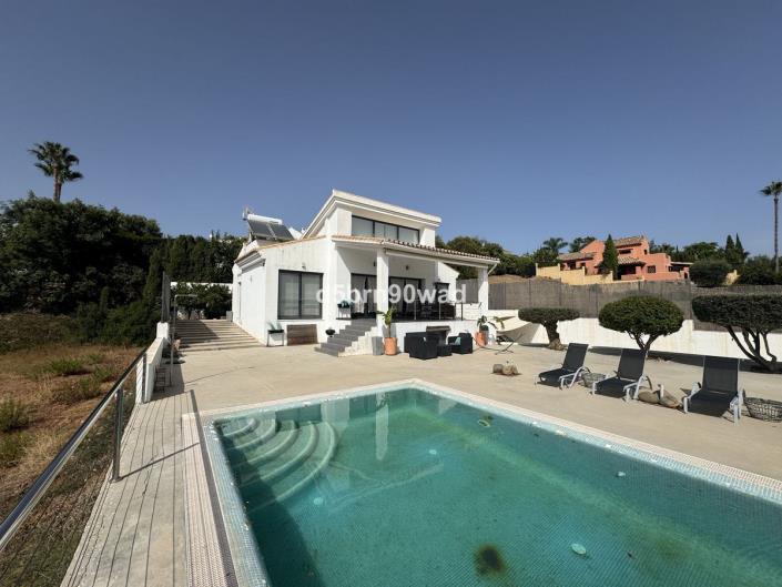 Image No.9-4 Bed Villa / Detached for sale