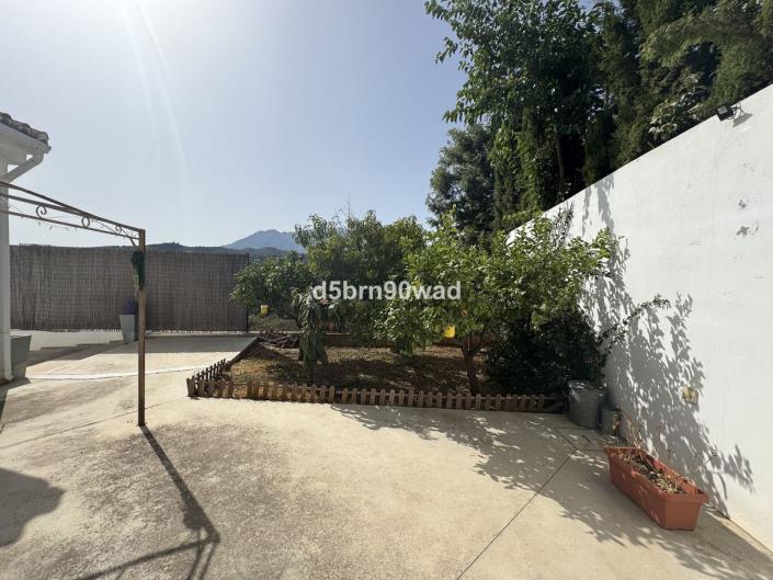 Image No.14-4 Bed Villa / Detached for sale