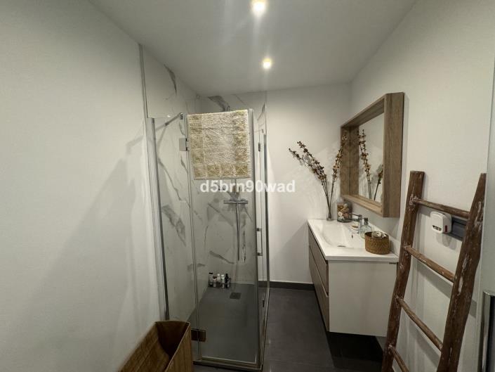 Image No.22-4 Bed Villa / Detached for sale