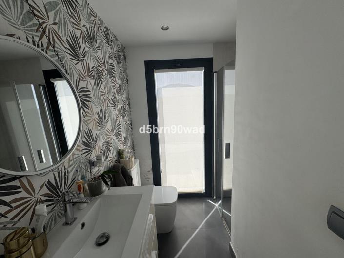 Image No.27-4 Bed Villa / Detached for sale