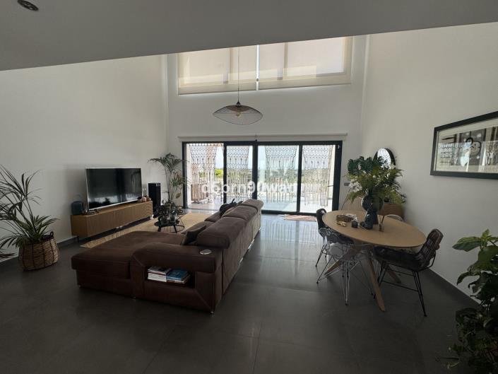 Image No.28-4 Bed Villa / Detached for sale