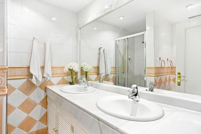 Image No.18-2 Bed Apartment for sale