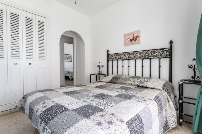 Image No.21-3 Bed Apartment for sale